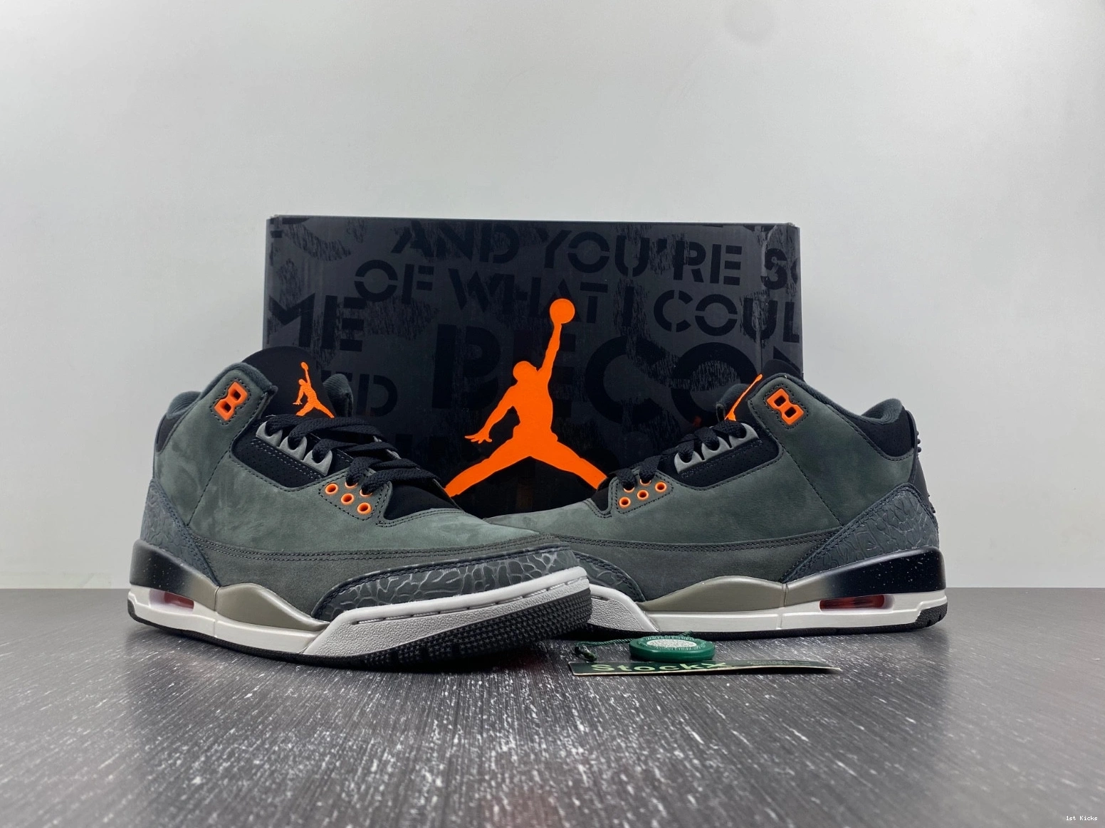 - Men's Jordan Fear CT8532-080 Retro (2023) 3 Pack 0203